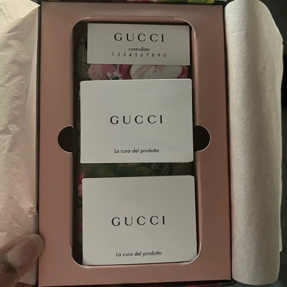 Gucci GG Blooms iPhone Case, New in Box, Retail $325